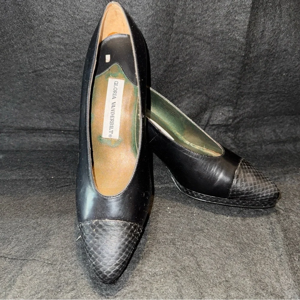 New Vintage Gloria Vanderbilt Size 6.5 Wicked Heels Shoes Black Texture Cap Toe
